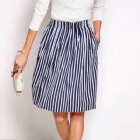 J.Crew navy and white pleated skirt with pockets Size 00 - Picture 2 of 5